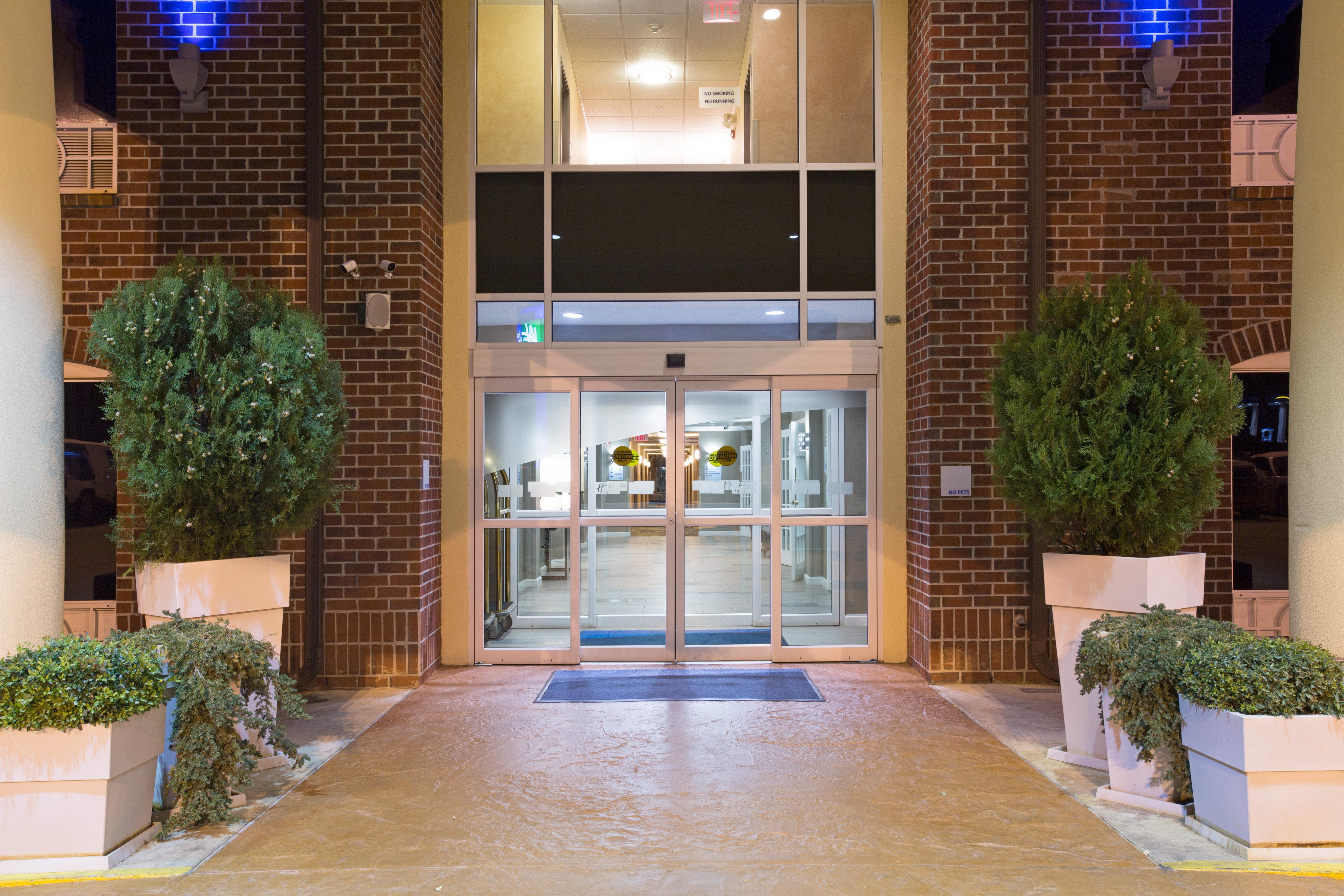 Holiday Inn Express Minden By Ihg Exterior foto
