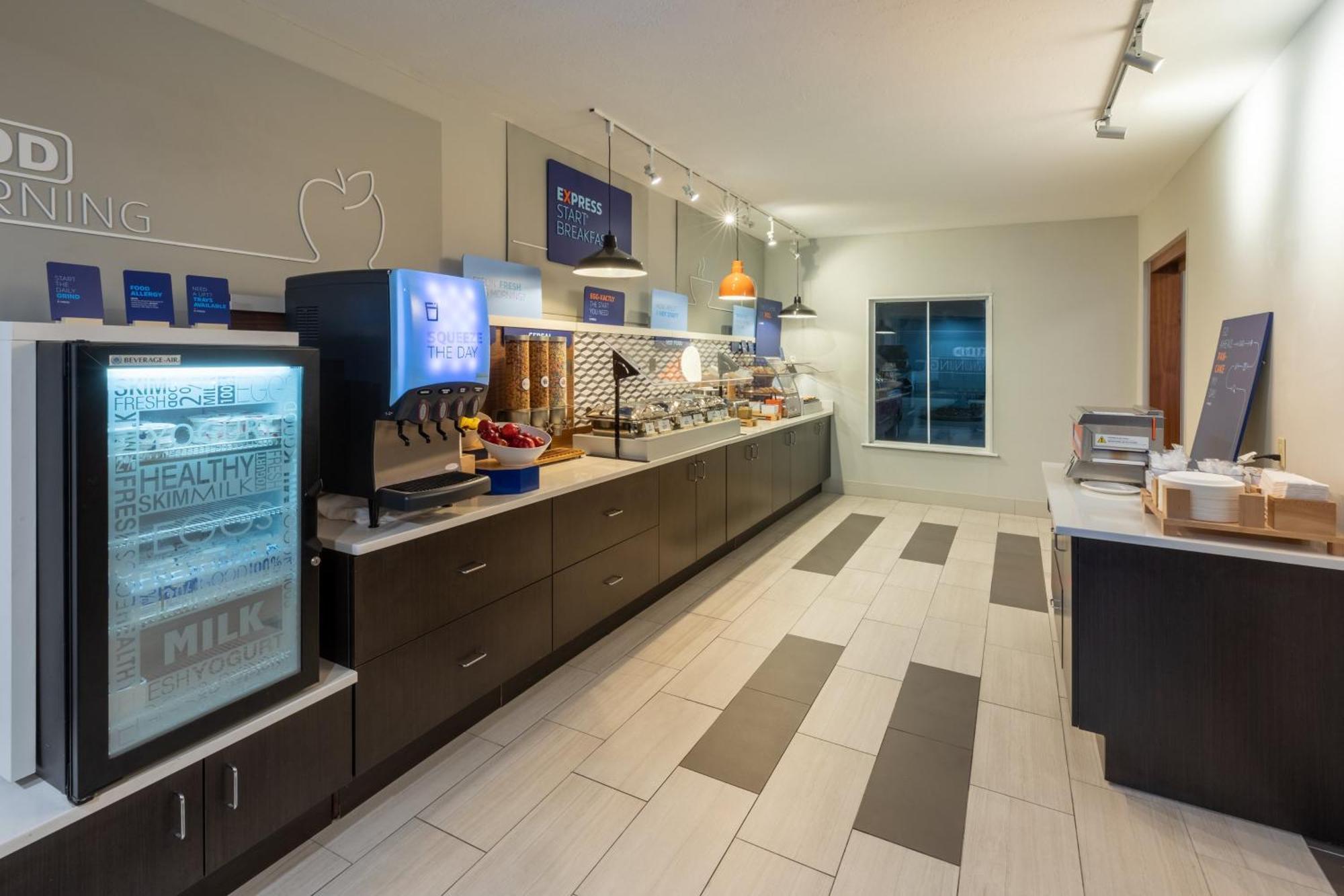 Holiday Inn Express Minden By Ihg Exterior foto
