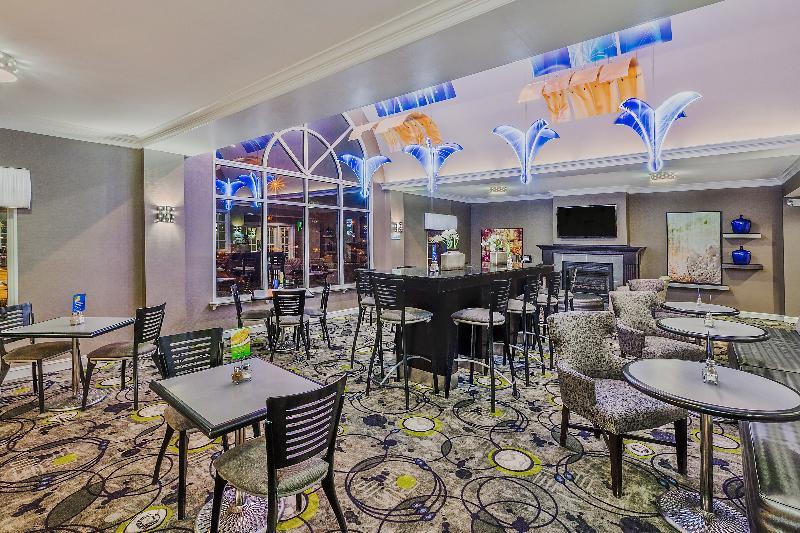 Holiday Inn Express Minden By Ihg Exterior foto